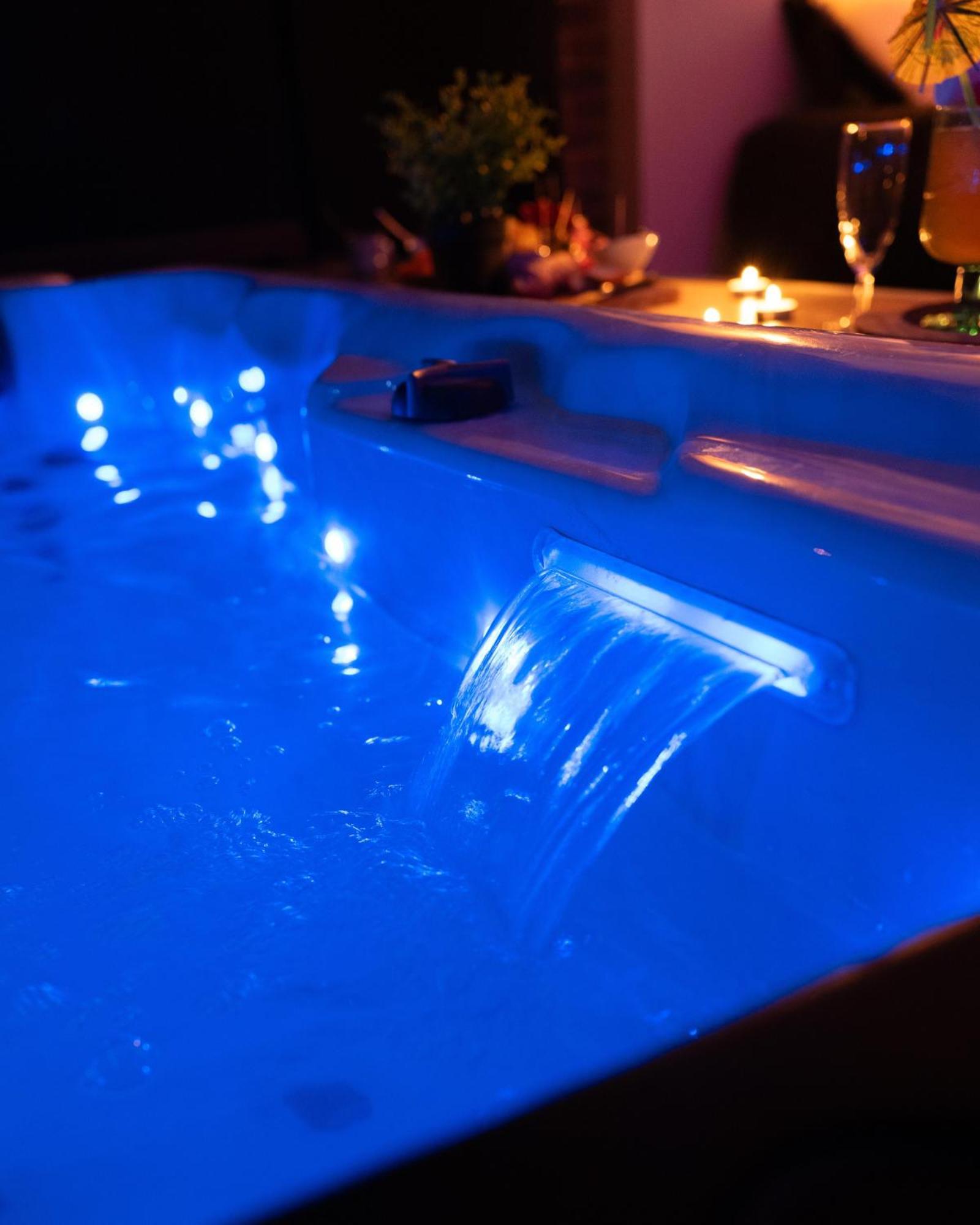 chambre romantique avec spa privatif Ferriere-la-Grande Extérieur photo
